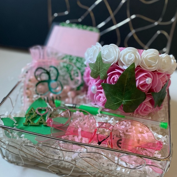 AKA Gift Set Box - Picture 2 of 5